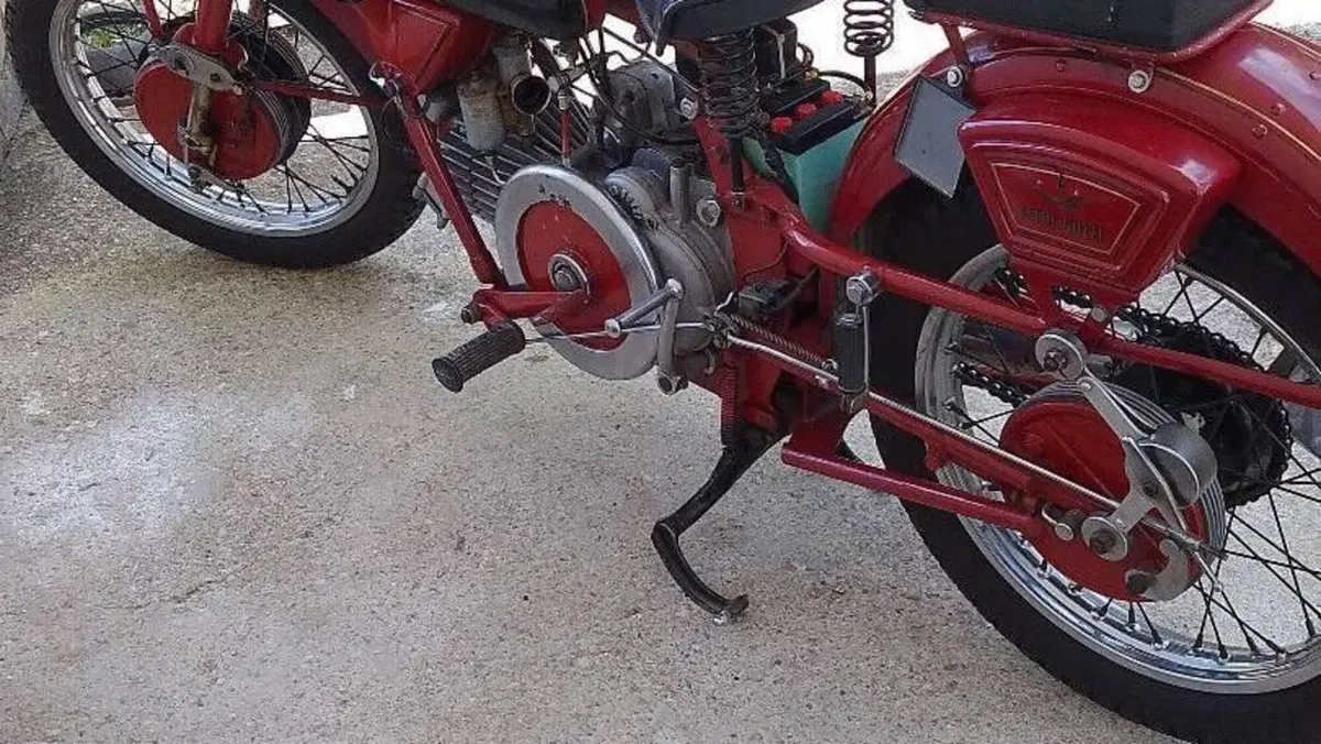Moto Guzzi   (2)