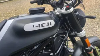 Husqvarna Svartpilen 401 (2020) usata