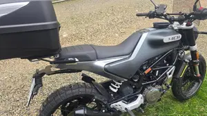 Husqvarna Svartpilen 401 (2020)  (2)