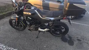 Husqvarna Svartpilen 401 (2020)  (7)