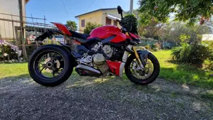 Ducati Streetfighter V4 1100 S (2021 - 22)  (2)