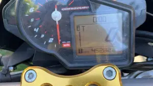 Aprilia Dorsoduro 750 (2009 - 14)  (6)