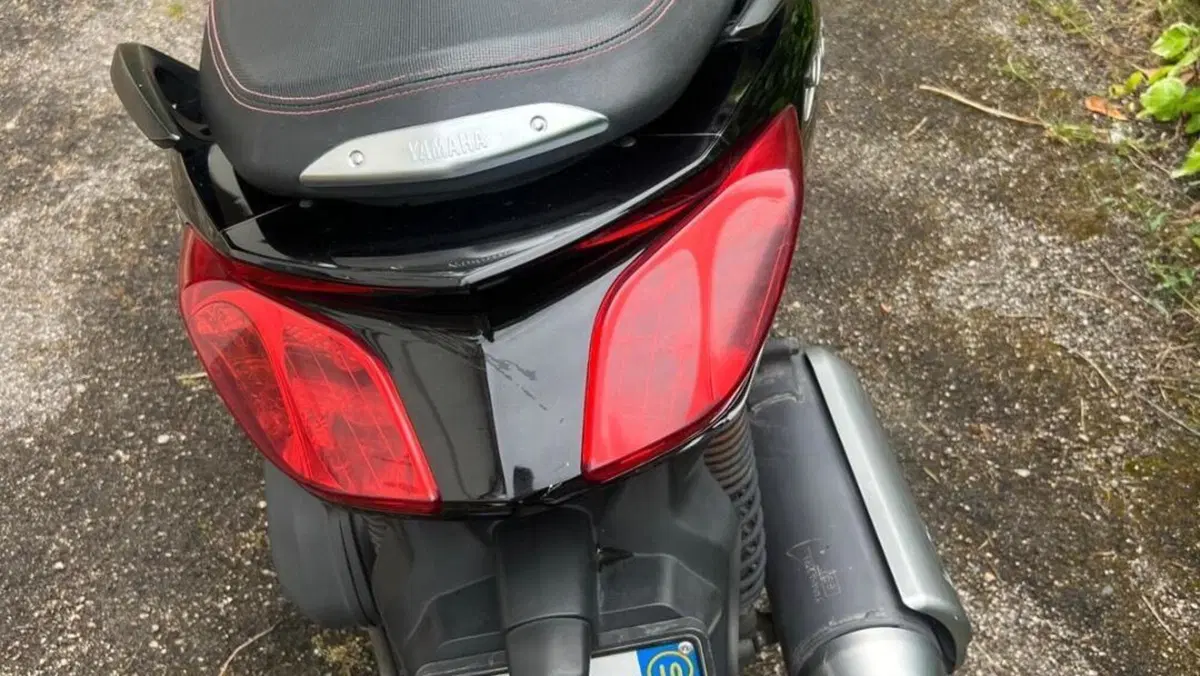 Yamaha X-Max 250 (2010 - 13)  (5)