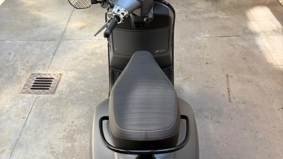 Vespa GTS 300 Super Sport (2023 - 24)  (2)