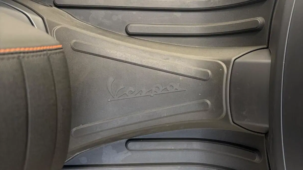 Vespa GTS 300 Super Sport (2023 - 24)  (6)