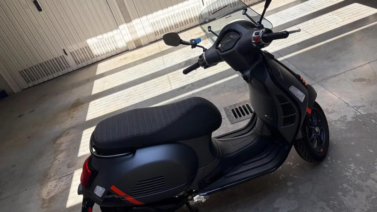 Vespa GTS 300 Super Sport (2023 - 24)  (15)