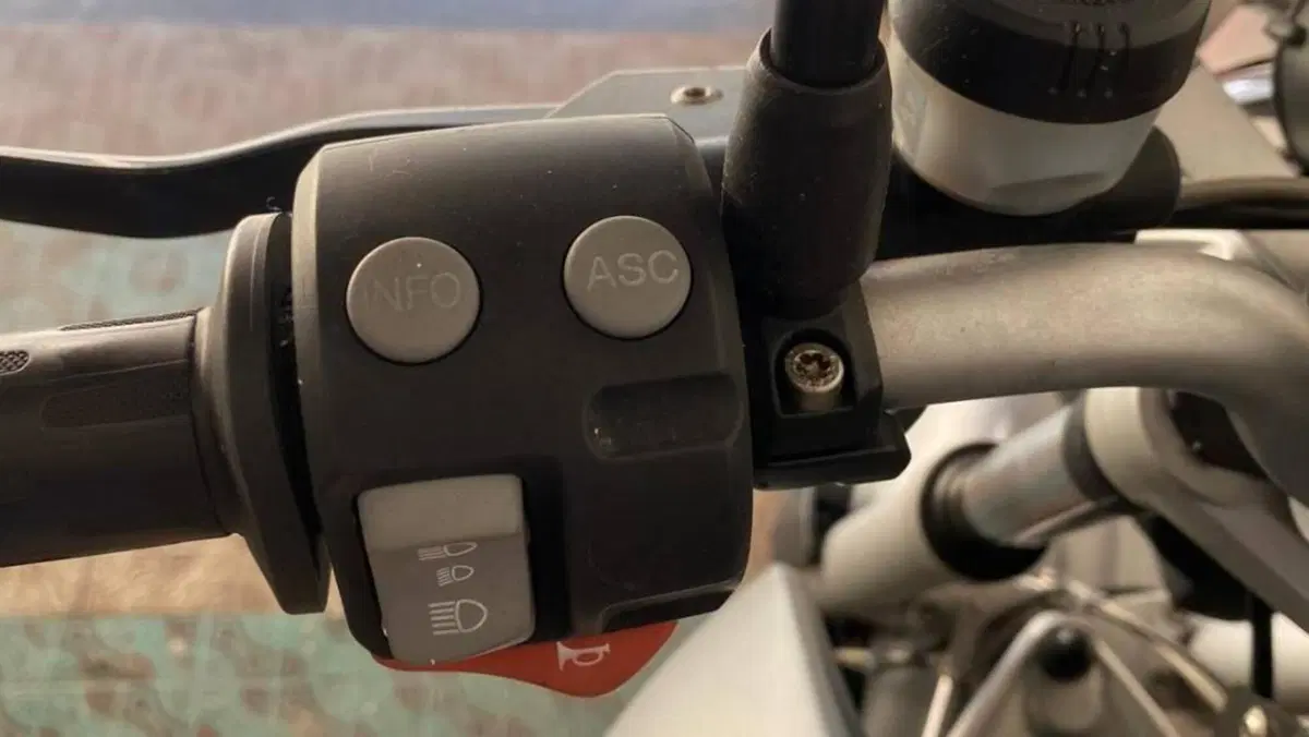 Bmw R 1200 R (2011 - 14)  (8)