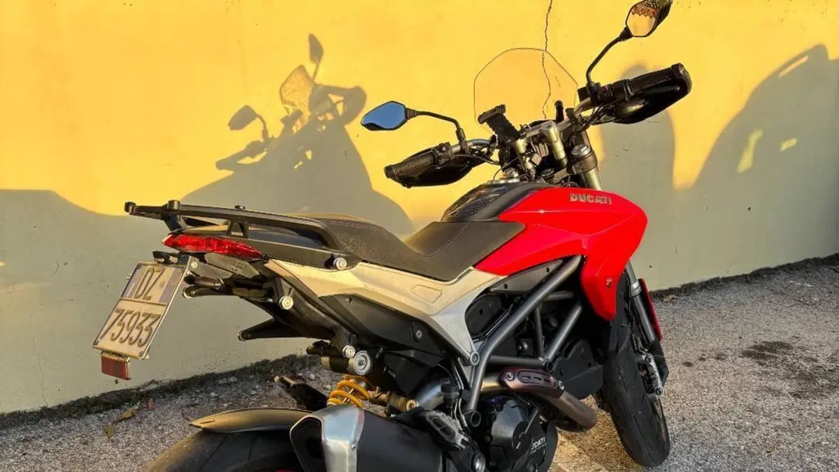 Ducati Hyperstrada 821 (2013 - 15)  (5)
