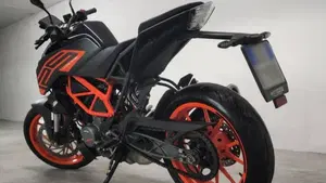 KTM 125 Duke (2021 - 23)  (3)