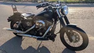 Harley-Davidson 1584 Street Bob (2008 - 15) - FXDB  (2)