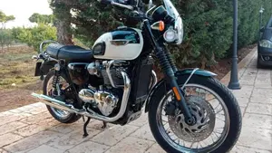 Triumph Bonneville T120 (2016 - 20)  (3)