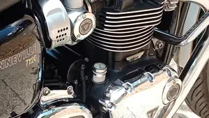 Triumph Bonneville T120 (2016 - 20)  (8)