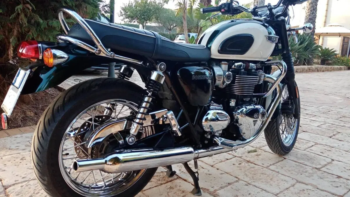 Triumph Bonneville T120 (2016 - 20)  (10)
