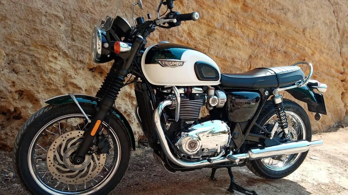 Triumph Bonneville T120 (2016 - 20)  (11)
