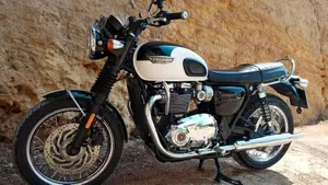 Triumph Bonneville T120 (2016 - 20)  (11)