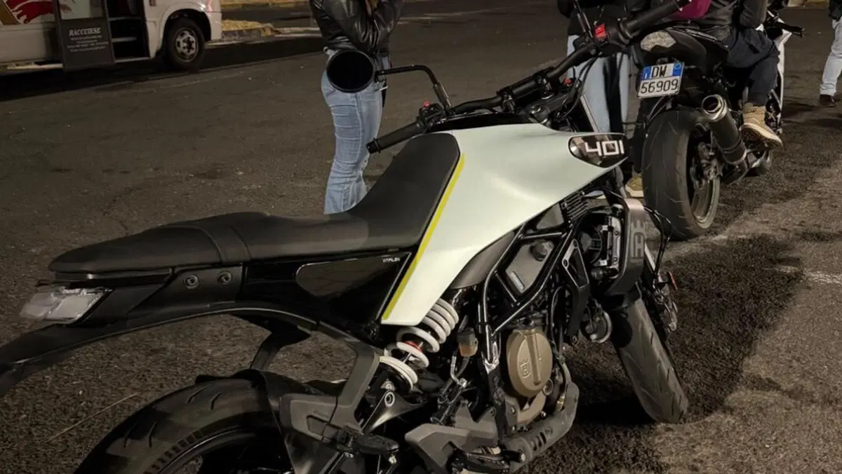 Husqvarna Vitpilen 401 (2024 - 26)  (2)