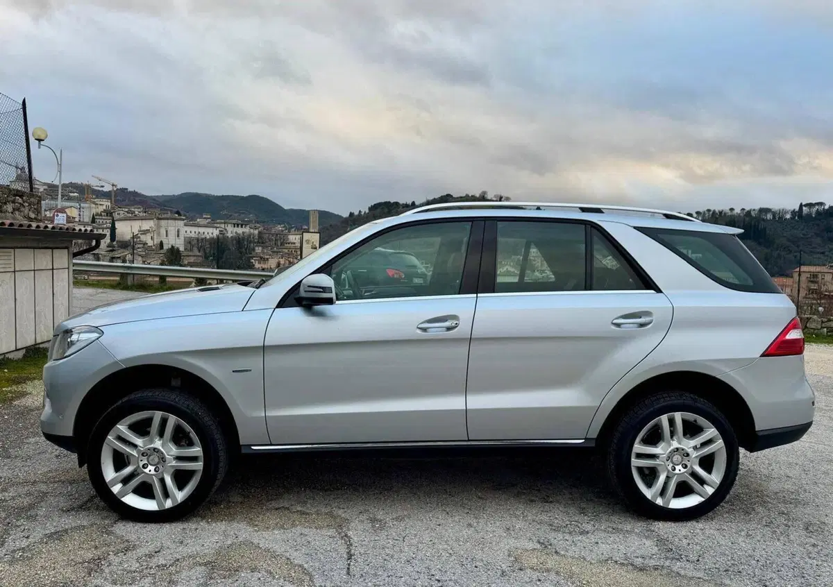 Mercedes-Benz Classe ML 350 BlueTEC 4Matic Sport (2)