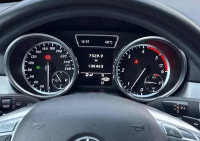 Mercedes-Benz Classe ML 350 BlueTEC 4Matic Sport (7)