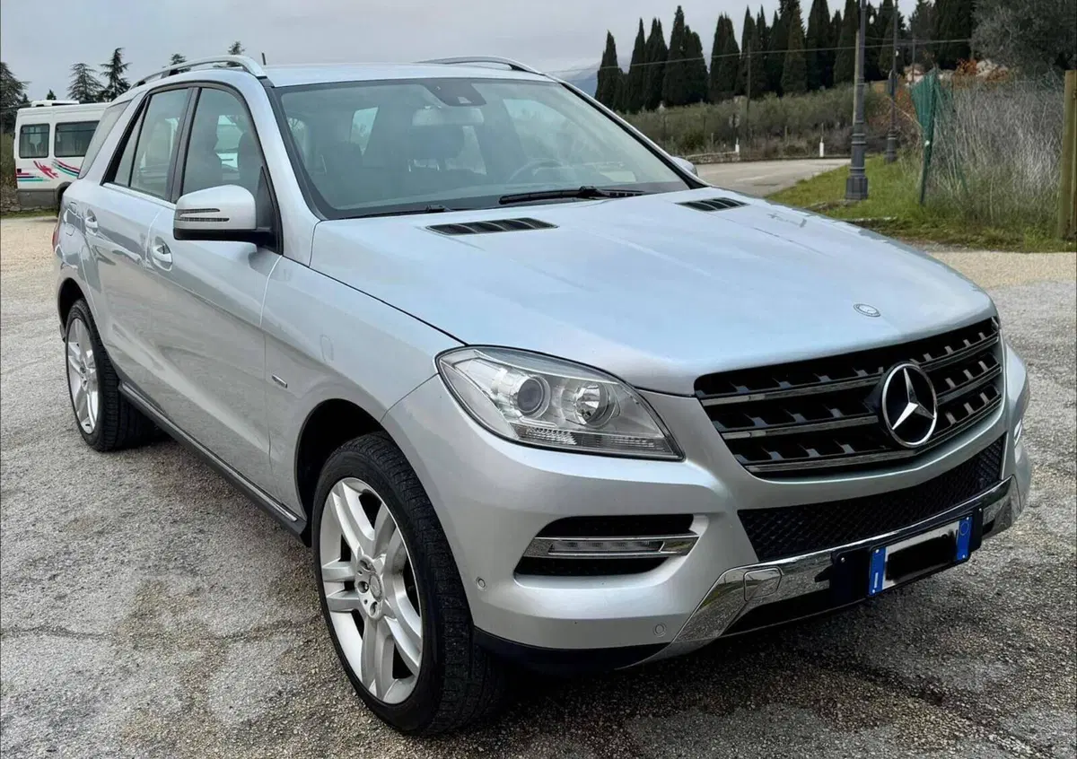 Mercedes-Benz Classe ML 350 BlueTEC 4Matic Sport (4)