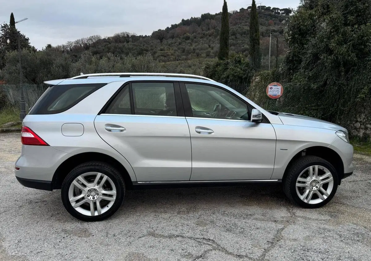 Mercedes-Benz Classe ML 350 BlueTEC 4Matic Sport (10)