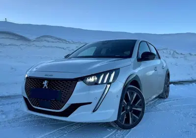 Peugeot 208 PureTech 100 Stop&Start 5 porte GT usata