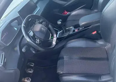 Peugeot 208 PureTech 100 Stop&Start 5 porte GT (3)