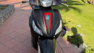 Piaggio Medley 125 S ABS (2021 - 24)  (2)