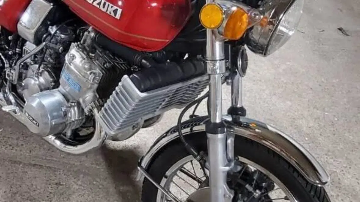 Suzuki   (6)