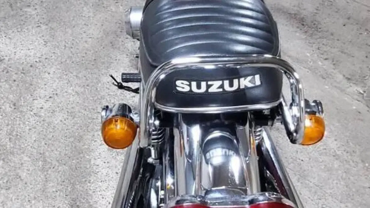 Suzuki   (8)