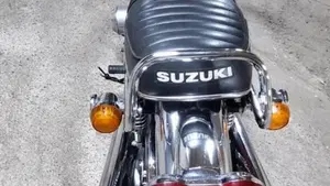 Suzuki   (8)