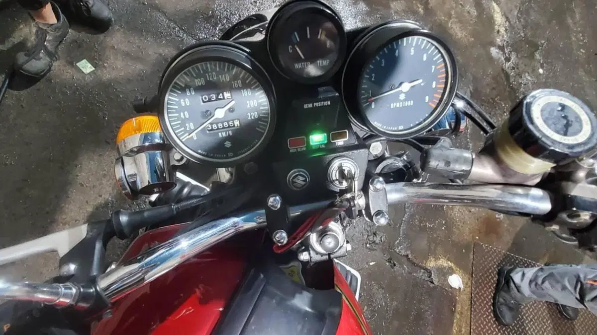 Suzuki   (13)