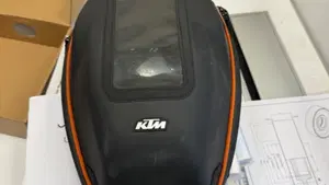 KTM 1290 Super Duke R (2021)  (19)