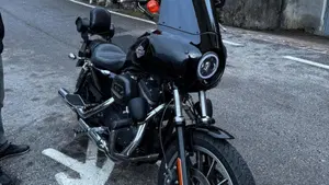 Harley-Davidson 883 R (2008 - 16) - XL 883R  (2)