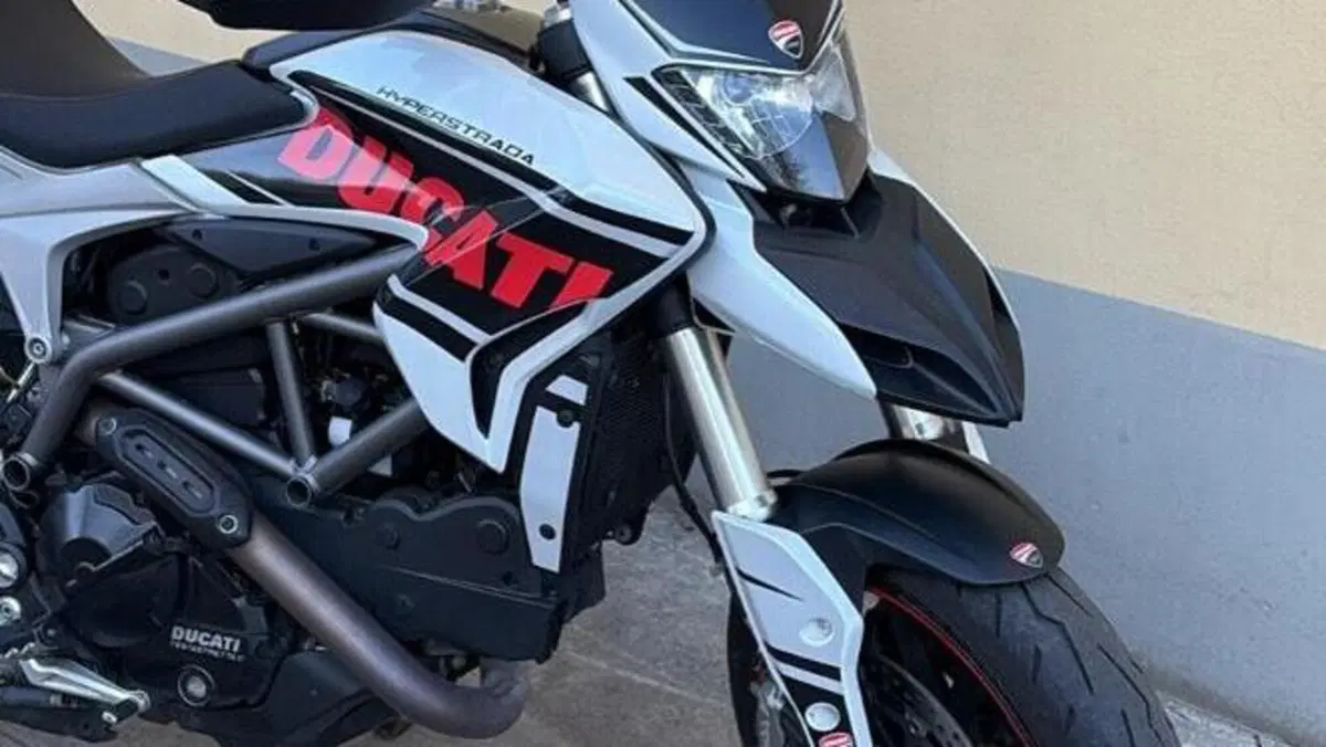 Ducati Hyperstrada 821 (2013 - 15)  (2)