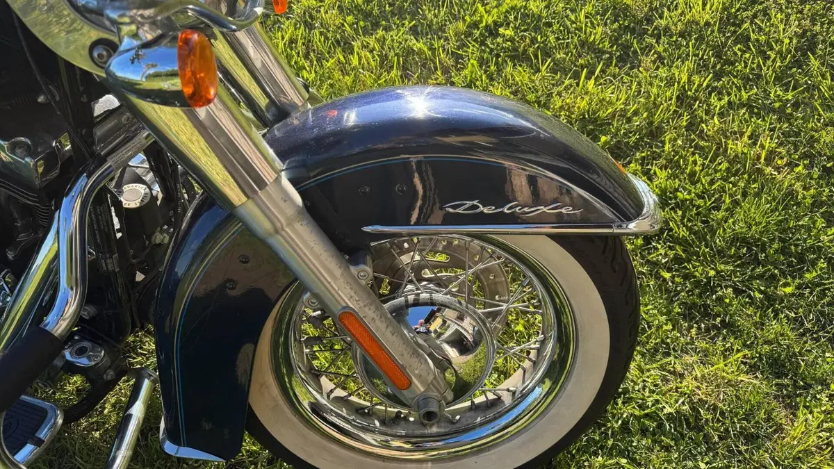 Harley-Davidson 1690 Deluxe ABS (2011 - 16) - FLSTN  (2)