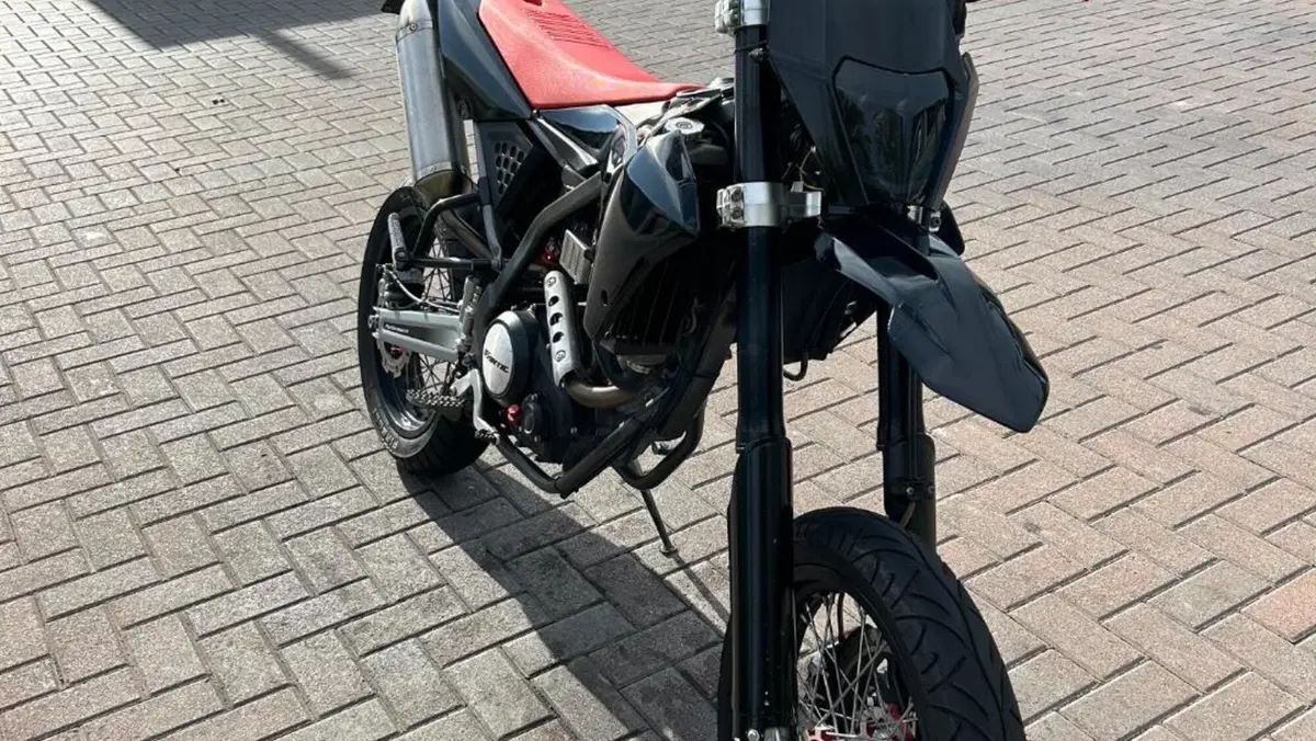 Fantic Motor Motard 125 M Performance 4t (2019)  (2)