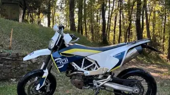 Husqvarna 701 Supermoto (2016) usata