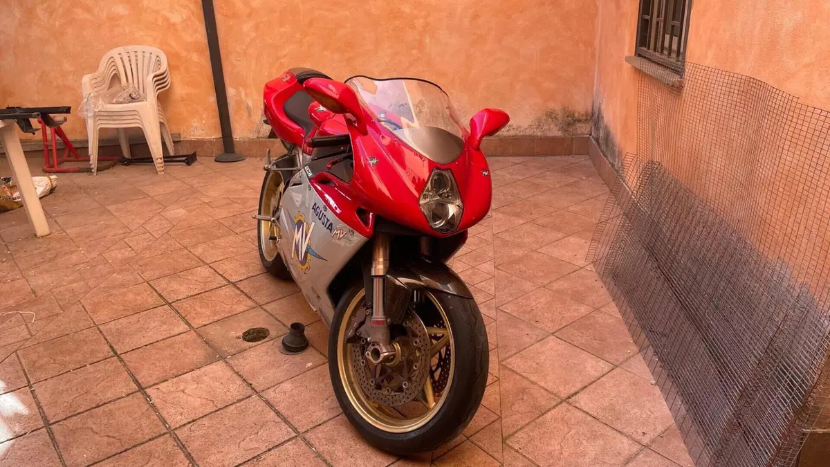 MV Agusta F4 750 S 1+1 (2003 - 06)  (8)