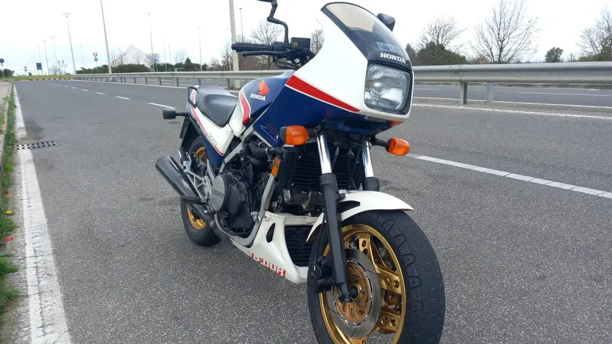 Honda   (4)