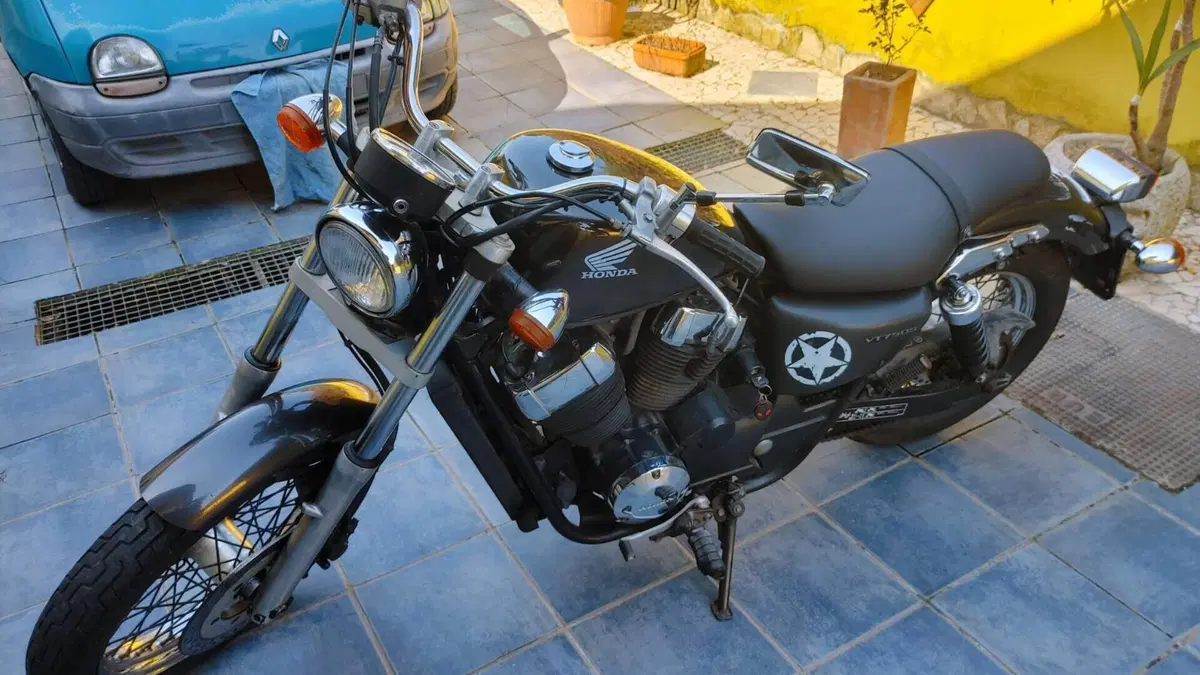 Honda VT 750S  (2)