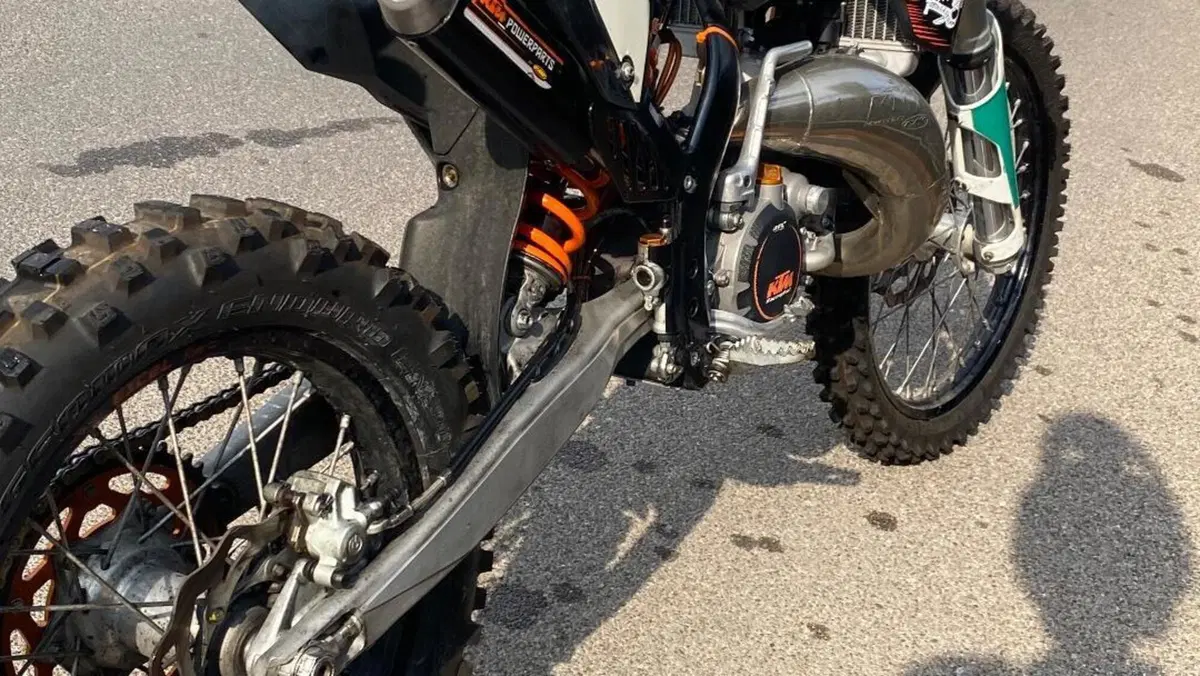 KTM 125 EXC Six Days (2010)  (3)