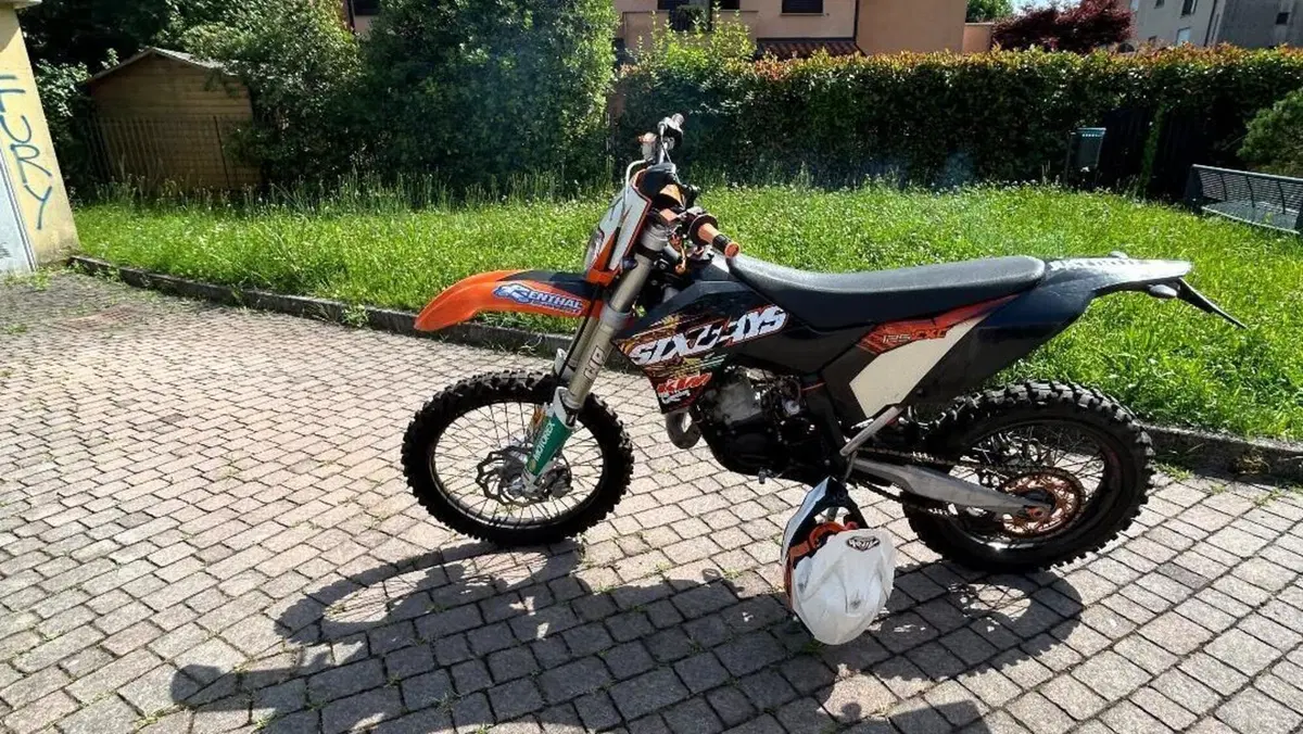 KTM 125 EXC Six Days (2010)  (2)