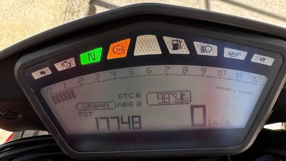 Ducati Hypermotard 821 SP (2013 - 15)  (15)