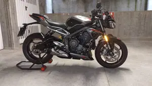 Triumph Street Triple RS (2020 - 22)  (3)