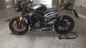 Triumph Street Triple RS (2020 - 22)  (4)