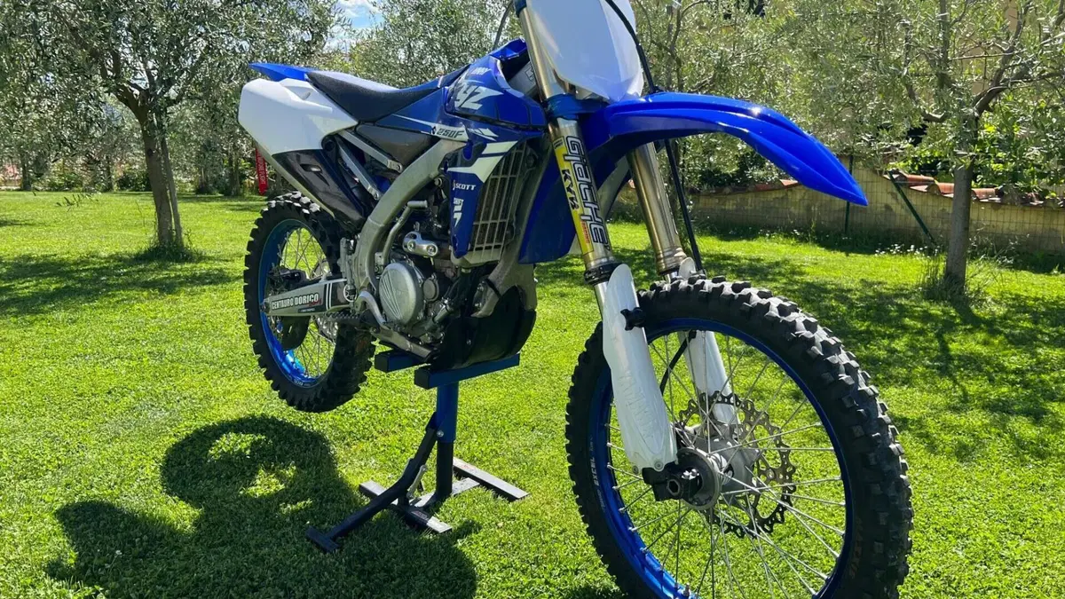 Yamaha YZ 250 F (2018)  (2)