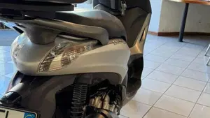 Piaggio Beverly 300 S i.e. ABS-ASR (2016 - 20)  (12)