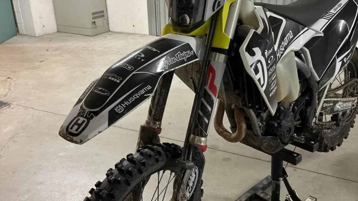 Husqvarna FE 250 (2022)  (2)
