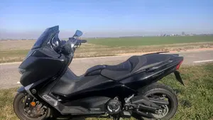 Yamaha T-Max 530 SX Sport Edition (2018 - 19)  (2)