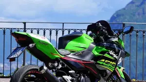 Kawasaki Ninja 400 KRT (2018)  (2)